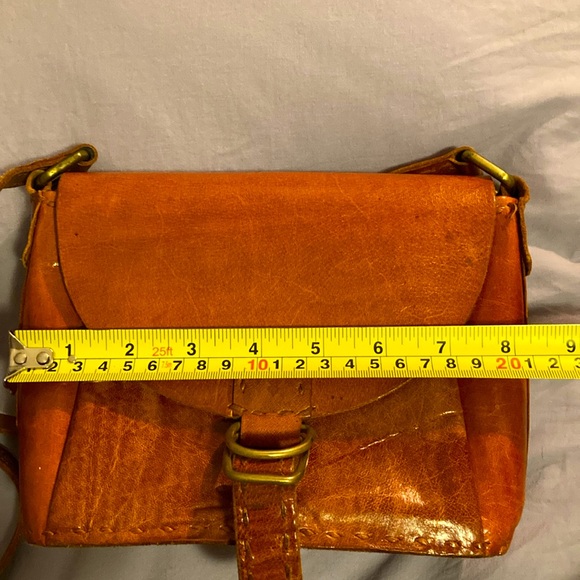 Beautiful leather bag. Handmade by artisan leather artist in south India. - Picture 11 of 16